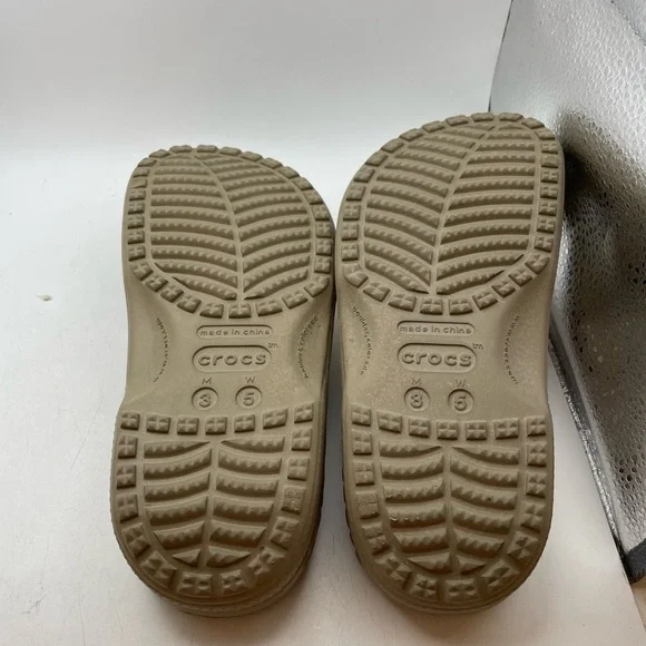 Crocs women’s tan clogs size 5 - Picture 8 of 9